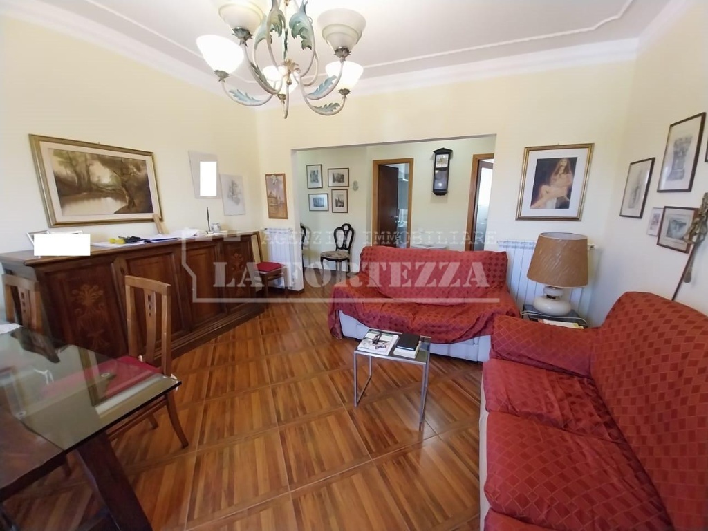 Appartamento a Pisa, 5 locali, 2 bagni, 120 m², 2° piano in vendita
