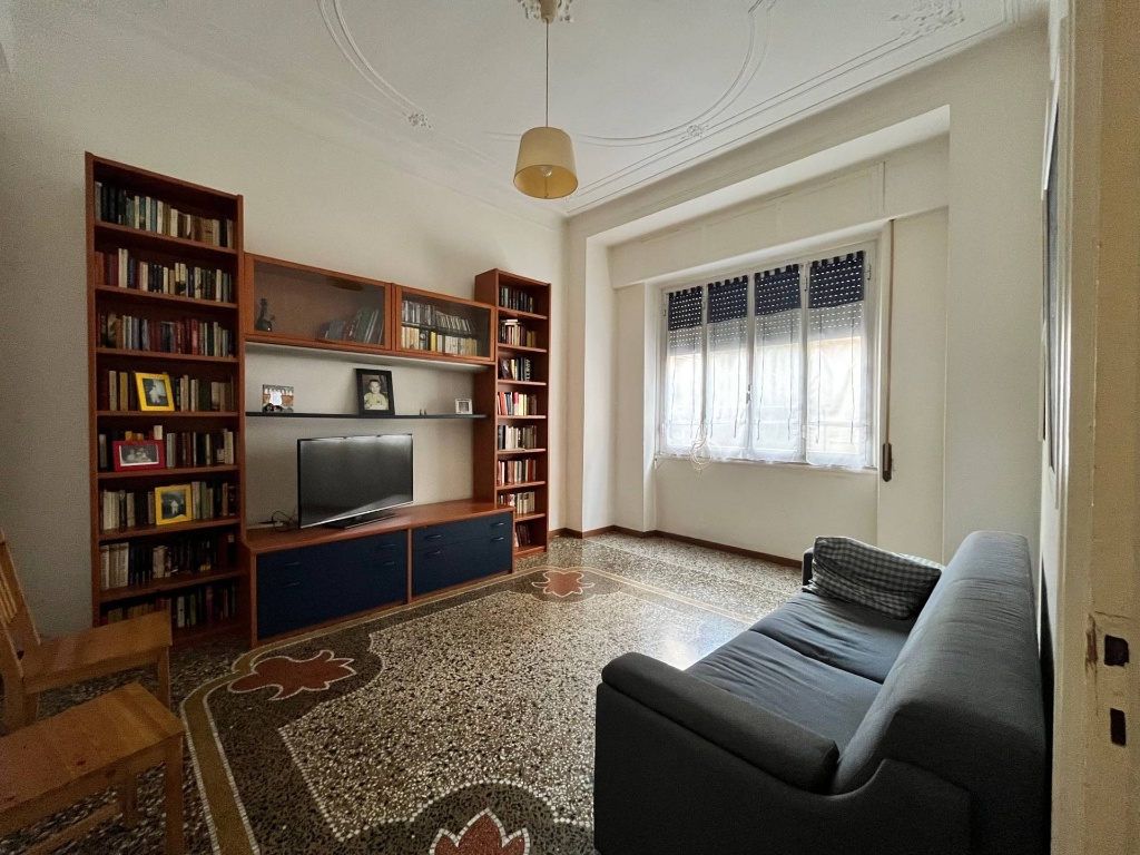 Appartamento in Via Bassano, Genova, 6 locali, 1 bagno, 85 m²