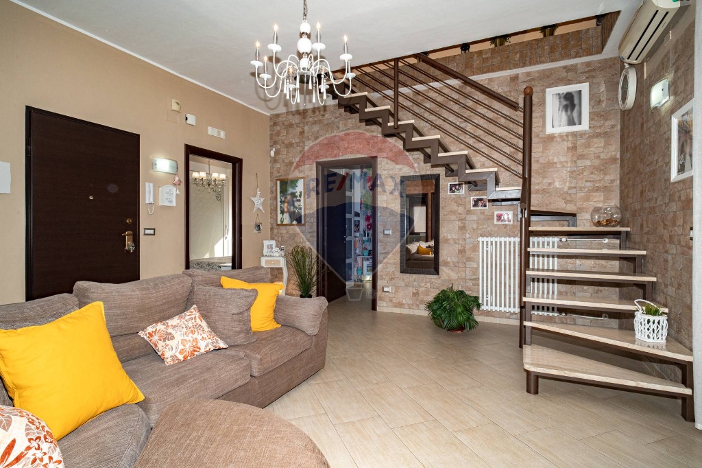 Appartamento in Via Lombardia, Misterbianco, 5 locali, 2 bagni, 140 m²