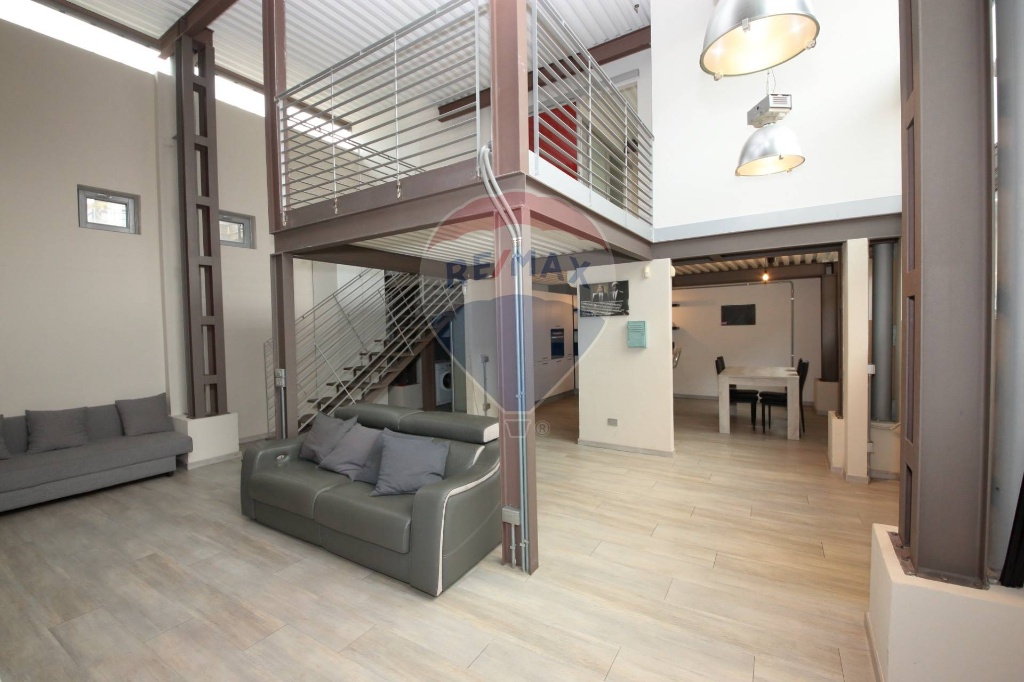 Loft in Via Parini, Legnano, 2 locali, 2 bagni, arredato, 122 m²
