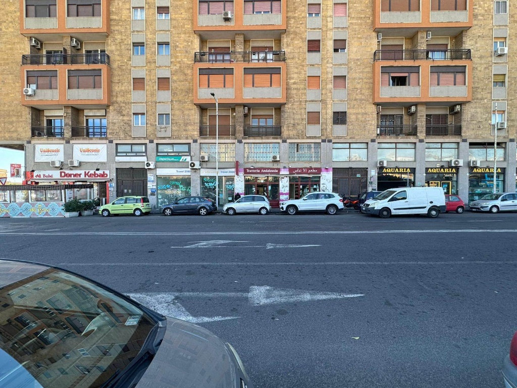 Appartamento in Via Corso Martiri della Libertà 178, Catania, 6 locali