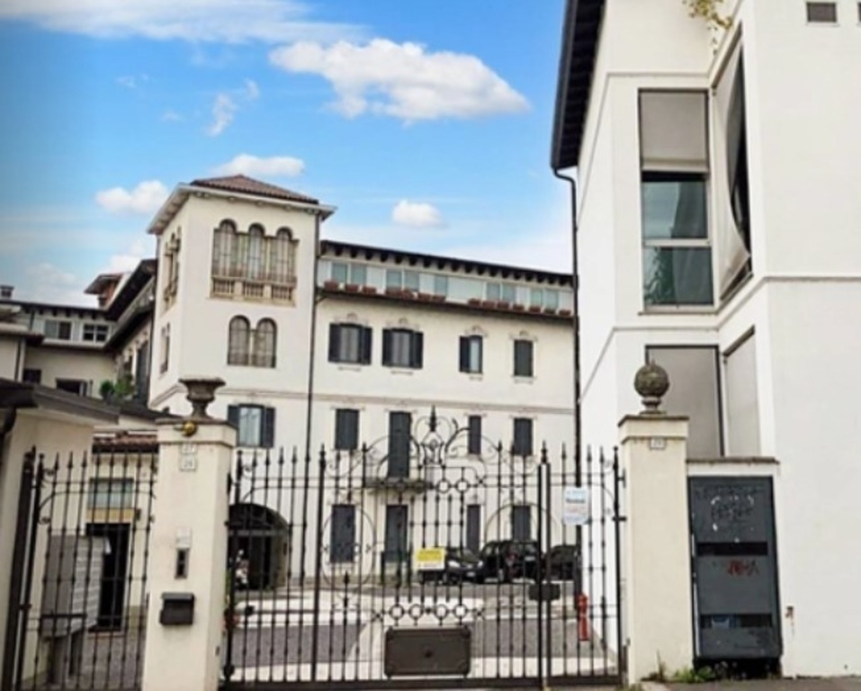 Appartamento in Via Egidio Folli 29, Milano, 7 locali, 3 bagni, 131 m²