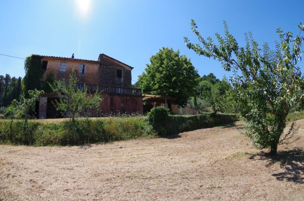 Casale a Lucca, 11 locali, giardino privato, 198 m², da ristrutturare