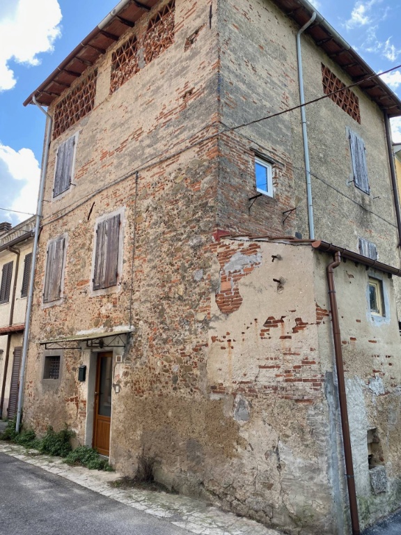 Casa indipendente in Via fondi, Camaiore, 7 locali, 1 bagno, 150 m²