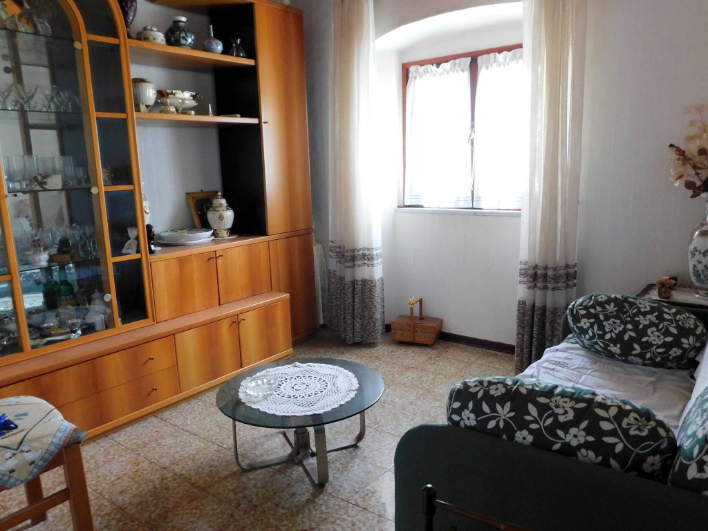 Appartamento in Via Delle Fabbriche, Genova, 5 locali, 1 bagno, 45 m²