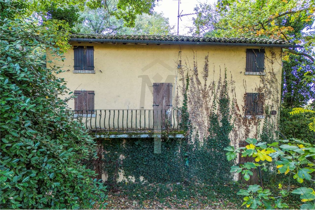 Casa indipendente in Matilde di canossa, San Polo d'Enza, 7 locali