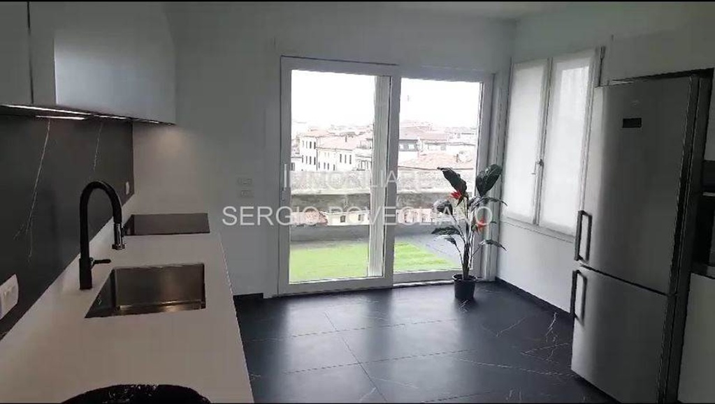 Attico a Treviso, 4 locali, 2 bagni, arredato, 170 m², 5° piano