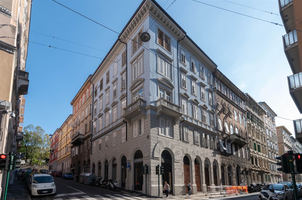 Palazzo in Via Pascoli 39, Trieste, 40 locali, 1400 m², ascensore