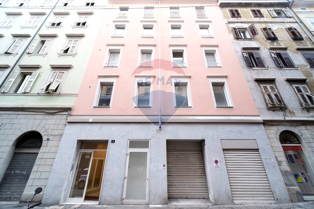 Bilocale in Via Vidali, Trieste, 1 bagno, arredato, 46 m², 2° piano