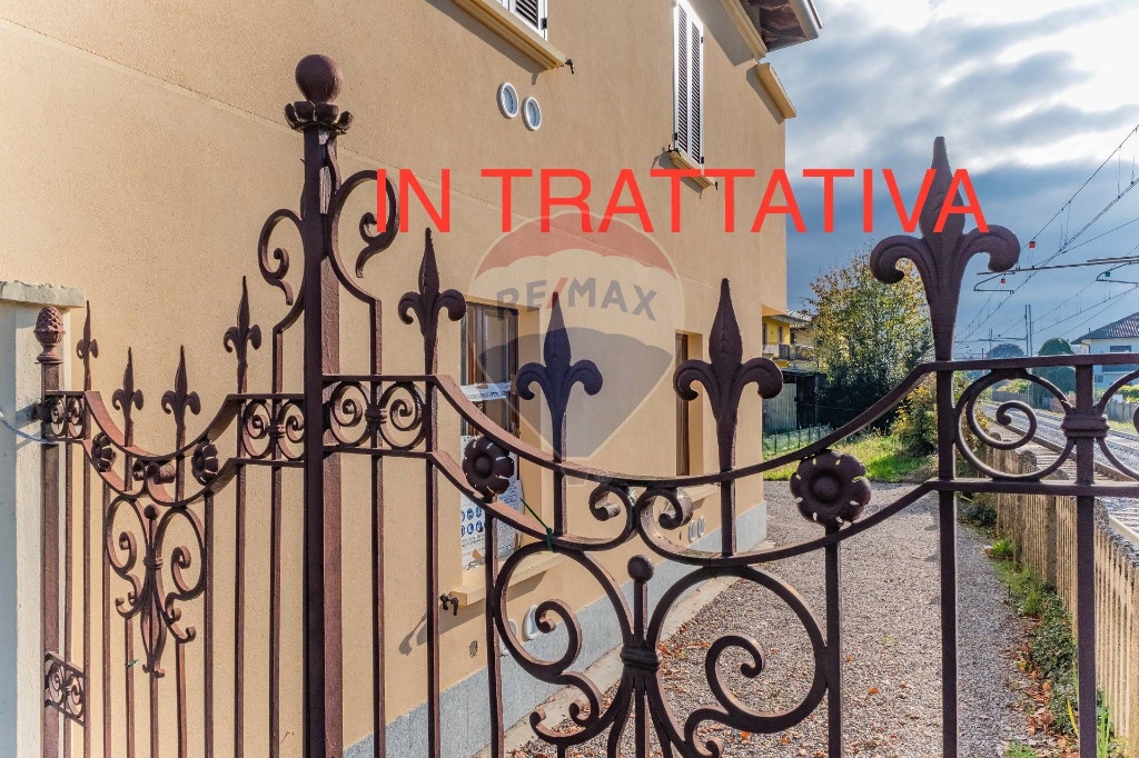 Bilocale in Via Baracca, Venegono Superiore, 1 bagno, giardino privato