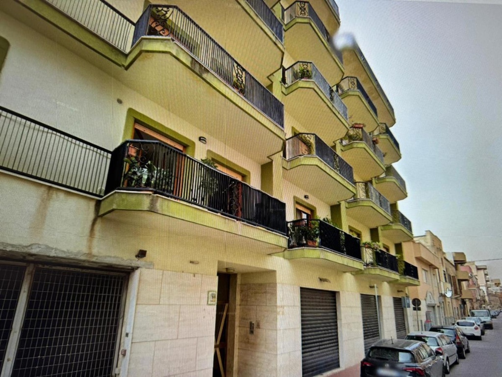 Appartamento in Via Libertà 66, Marsala, 5 locali, 2 bagni, posto auto