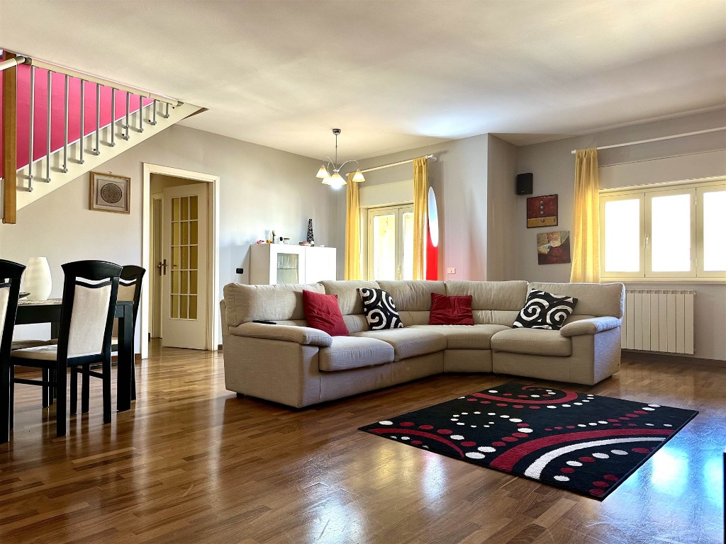 Appartamento in Via giovanni verga, Messina, 6 locali, 2 bagni, 129 m²