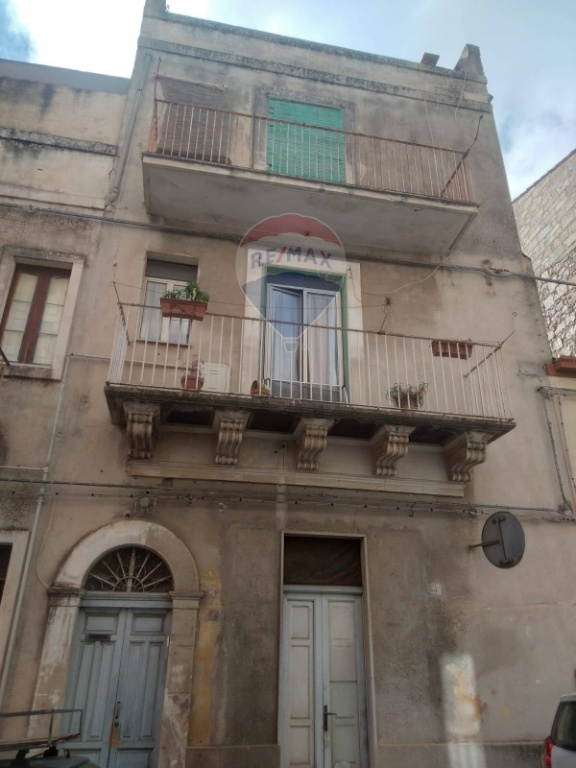 Casa semindipendente in Via Solferino, Ragusa, 7 locali, 3 bagni