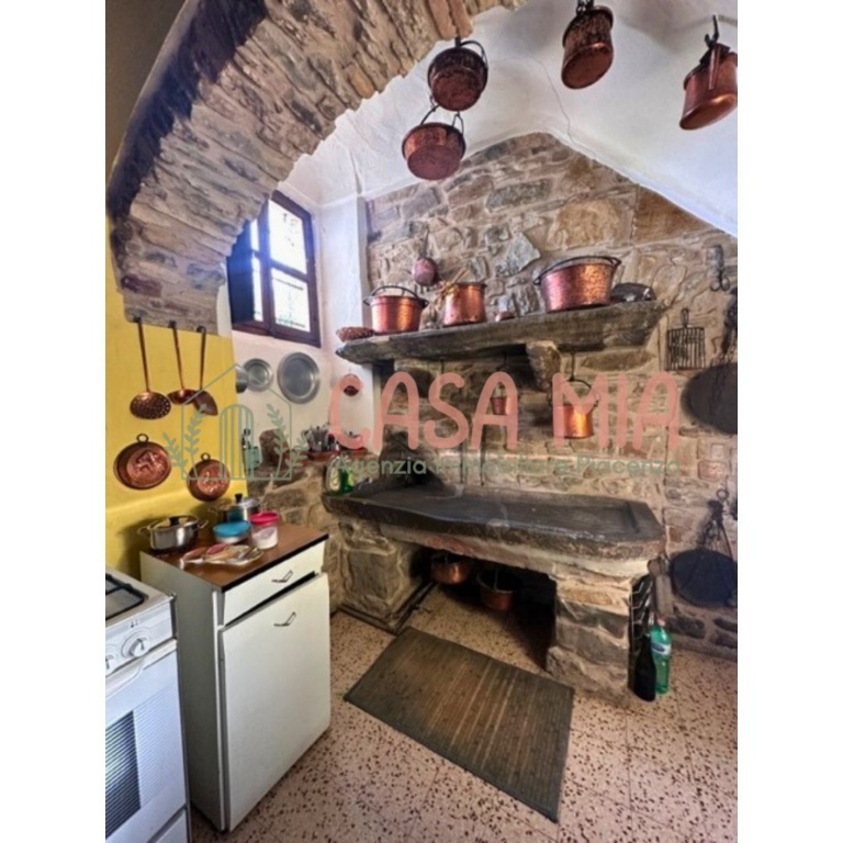 Casa indipendente in Località poggio area, Bobbio, 4 locali, 1 bagno