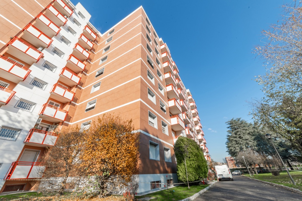 Quadrilocale in Via Guido De Ruggiero 33, Milano, 2 bagni, posto auto