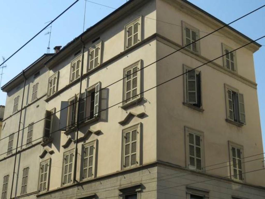 Appartamento a Parma, 5 locali, 2 bagni, 130 m², 1° piano, ascensore