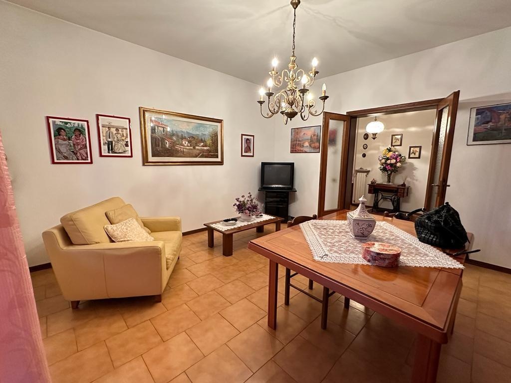 Quadrilocale a Fiorenzuola d'Arda, 2 bagni, garage, 110 m² in vendita