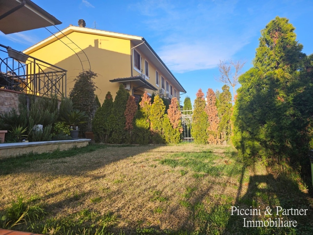 Villa a schiera in Via Prati Fioriti, Magione, 5 locali, 3 bagni