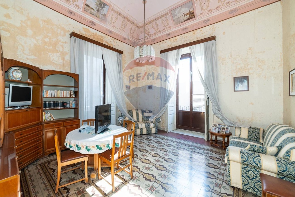Appartamento in Via Rodi, Catania, 6 locali, 2 bagni, 180 m², 1° piano