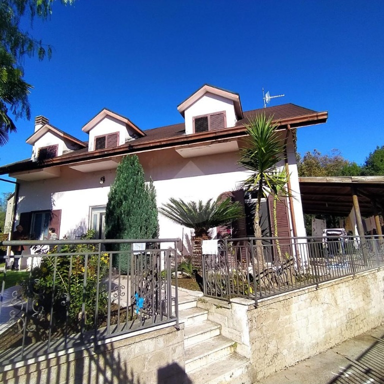Villa in VIA PER CASCANO, Carinola, 8 locali, 3 bagni, arredato