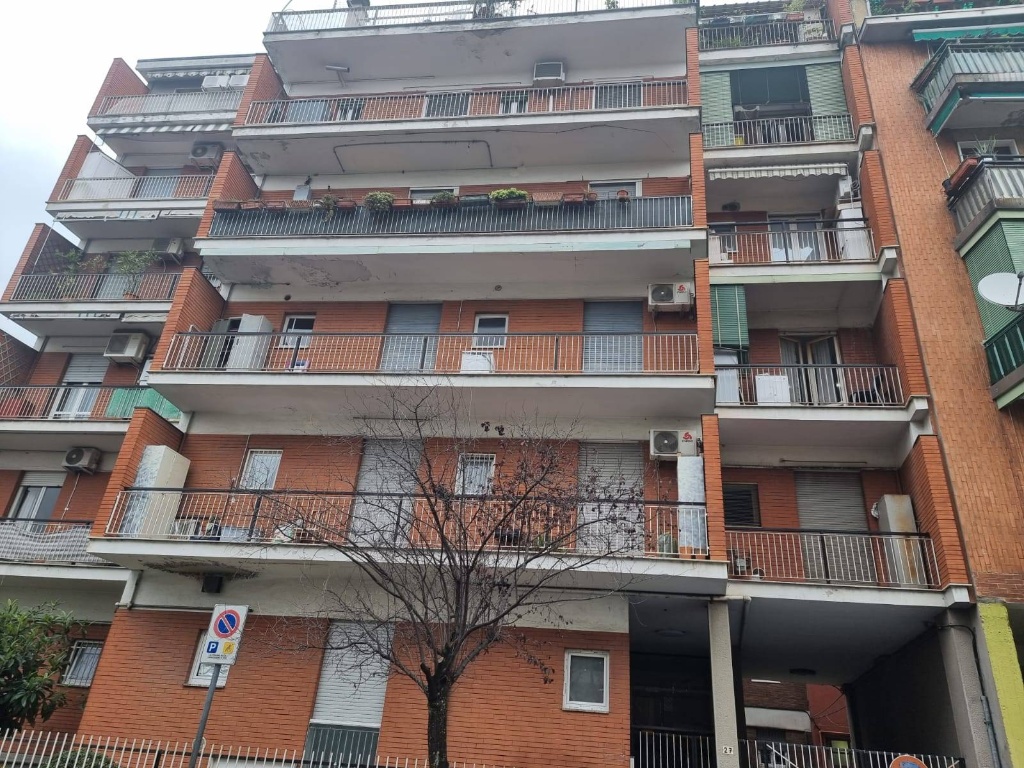 Bilocale in Via Gorizia, Baranzate, 1 bagno, 56 m², 1° piano