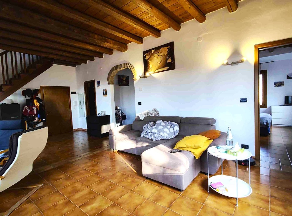 Quadrilocale in Corso Piave, Ferrara, 1 bagno, posto auto, 123 m²