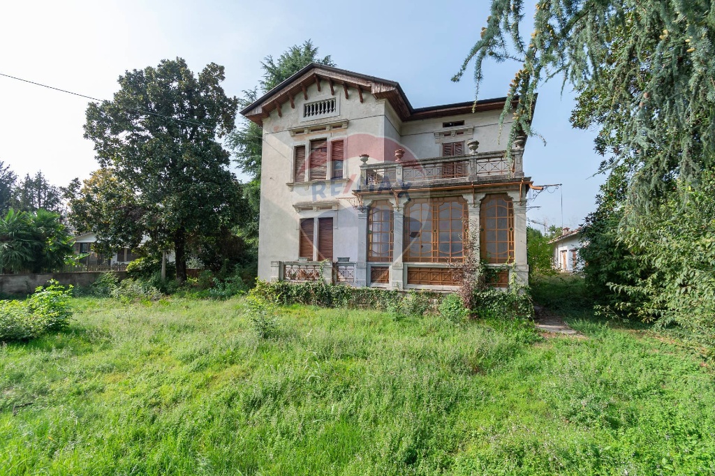 Villa in Via Palosco, Palazzolo sull'Oglio, 8 locali, 4 bagni, con box