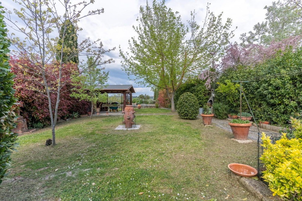 Casale a Castelfiorentino, 4 locali, 2 bagni, giardino privato, 110 m²