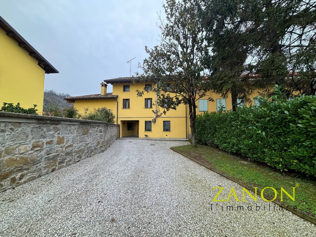 Villa singola in Via San Giorgio, Cormons, 16 locali, 4 bagni, con box