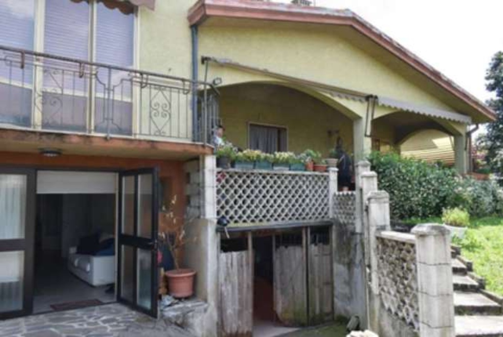 Casa indipendente in Via Papa Albino Luciani, Pianiga, 8 locali