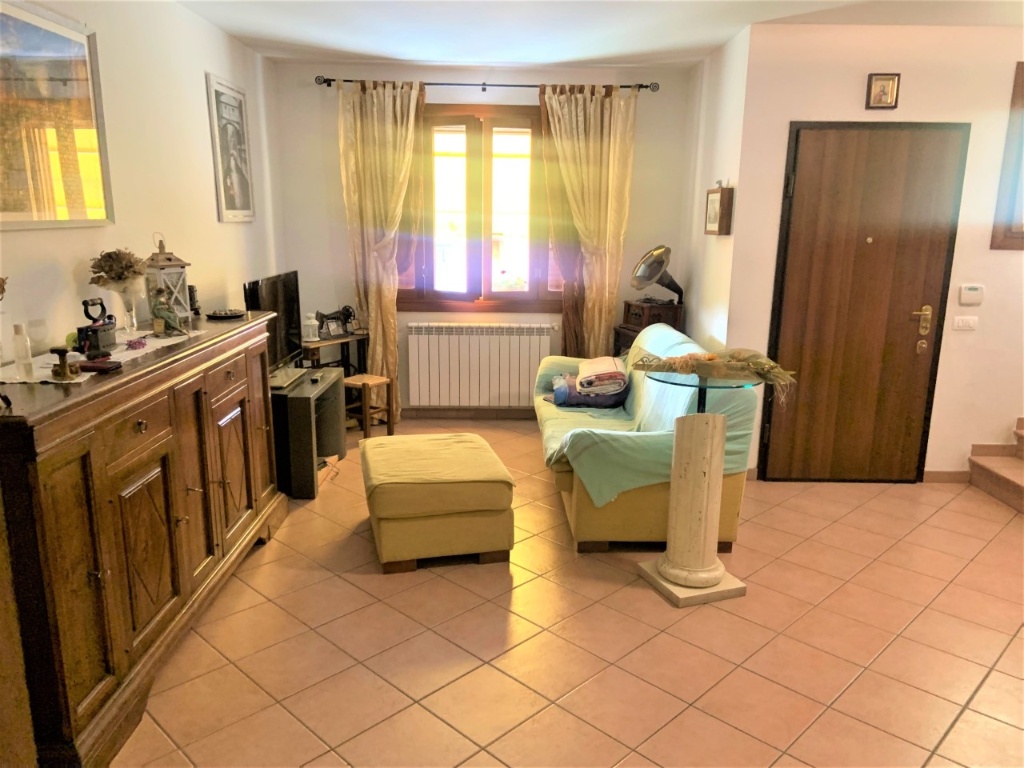 Villa a schiera in Via Enrico Berlinguer, Vaiano, 5 locali, 3 bagni