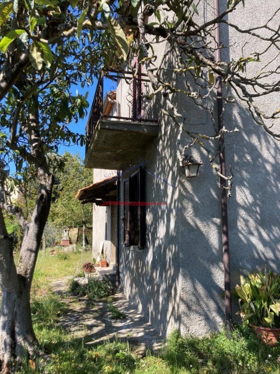 Appartamento a Civitella in Val di Chiana, 8 locali, 2 bagni, arredato