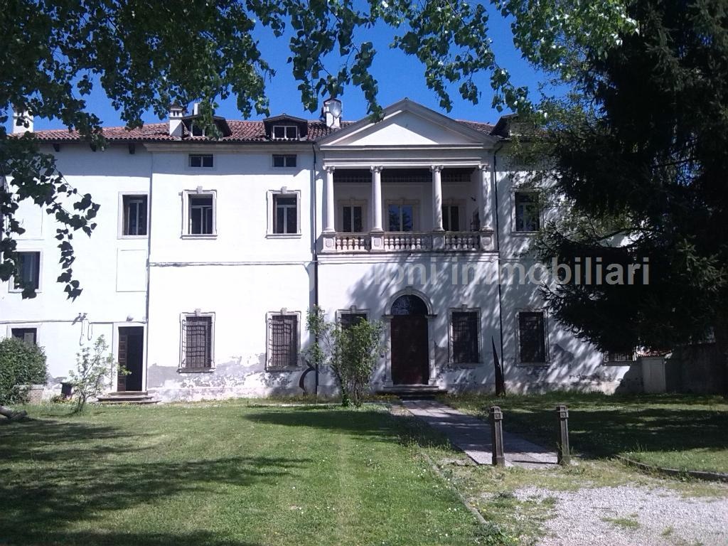 Villa in Strada dei Pizzolati, Vicenza, 15 locali, con box, 1200 m²