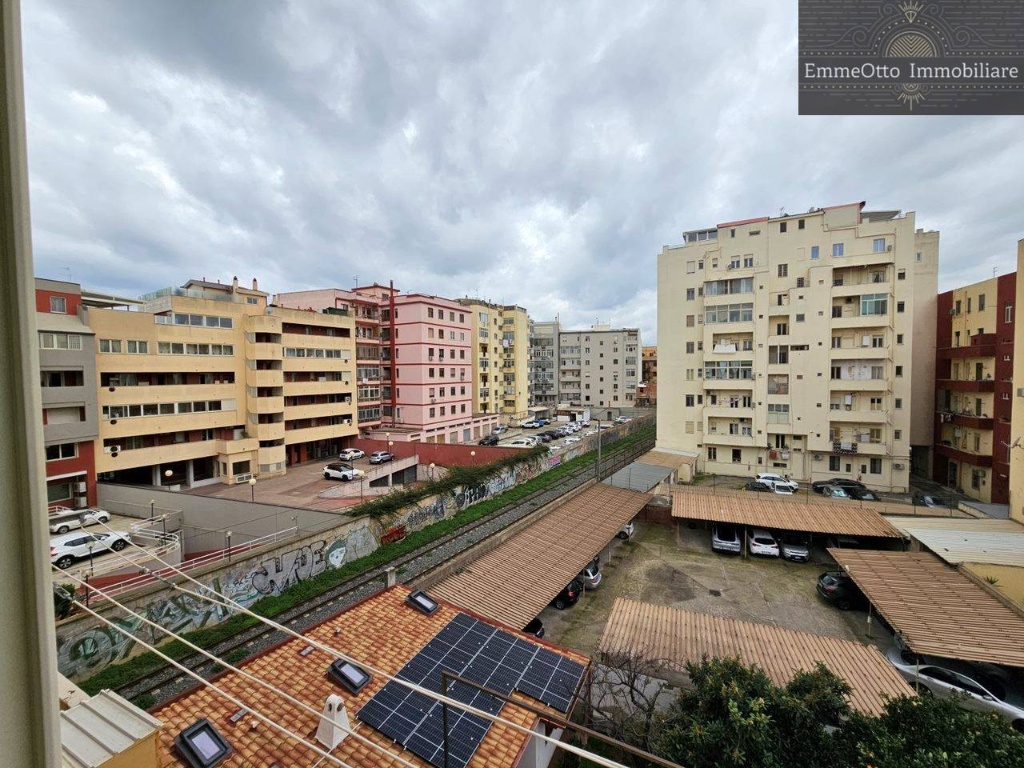 Trilocale in Via bellini, Cagliari, 1 bagno, 80 m², 3° piano