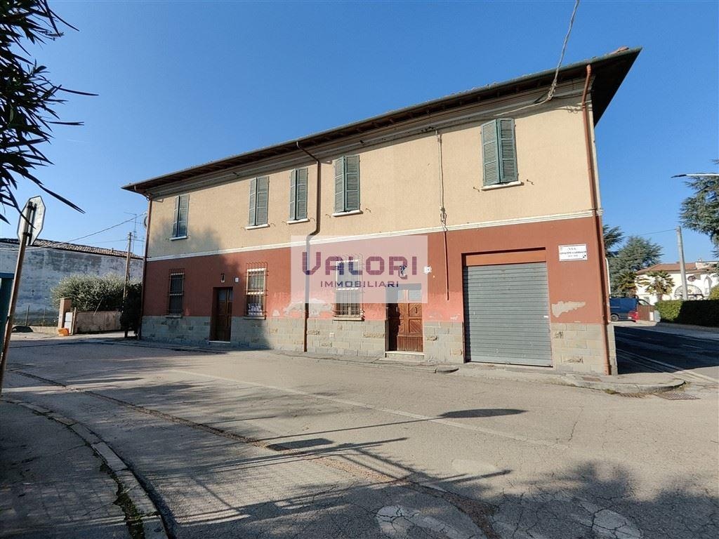 Casa indipendente in Via Giuseppe Garibaldi, Faenza, 7 locali, 3 bagni