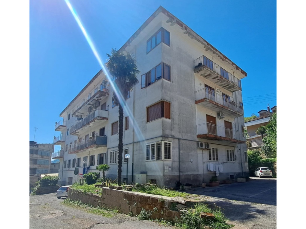 Appartamento in Via Giovanni Amendola, Pellezzano, 2 bagni, con box