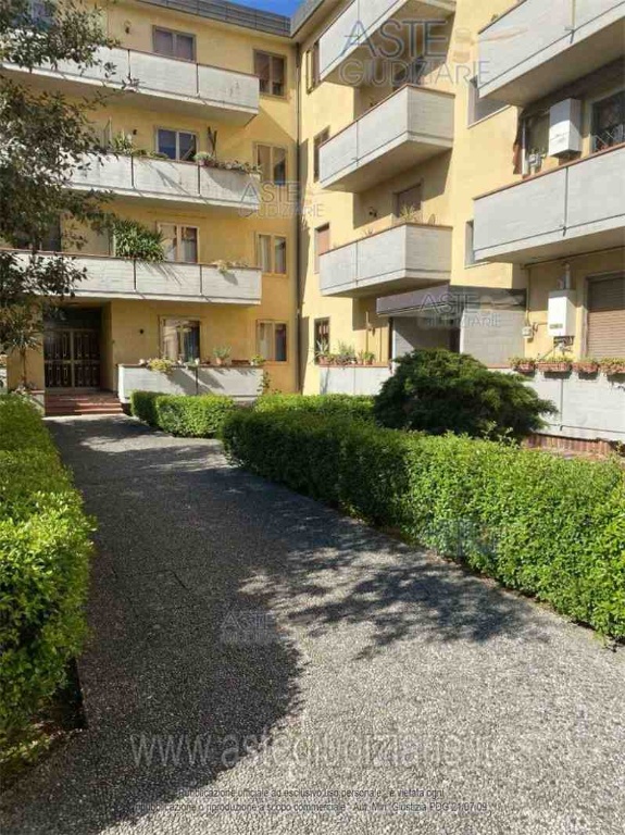 Mansarda in Via giuseppe pietri, Prato, 6 locali, 2 bagni, 117 m²