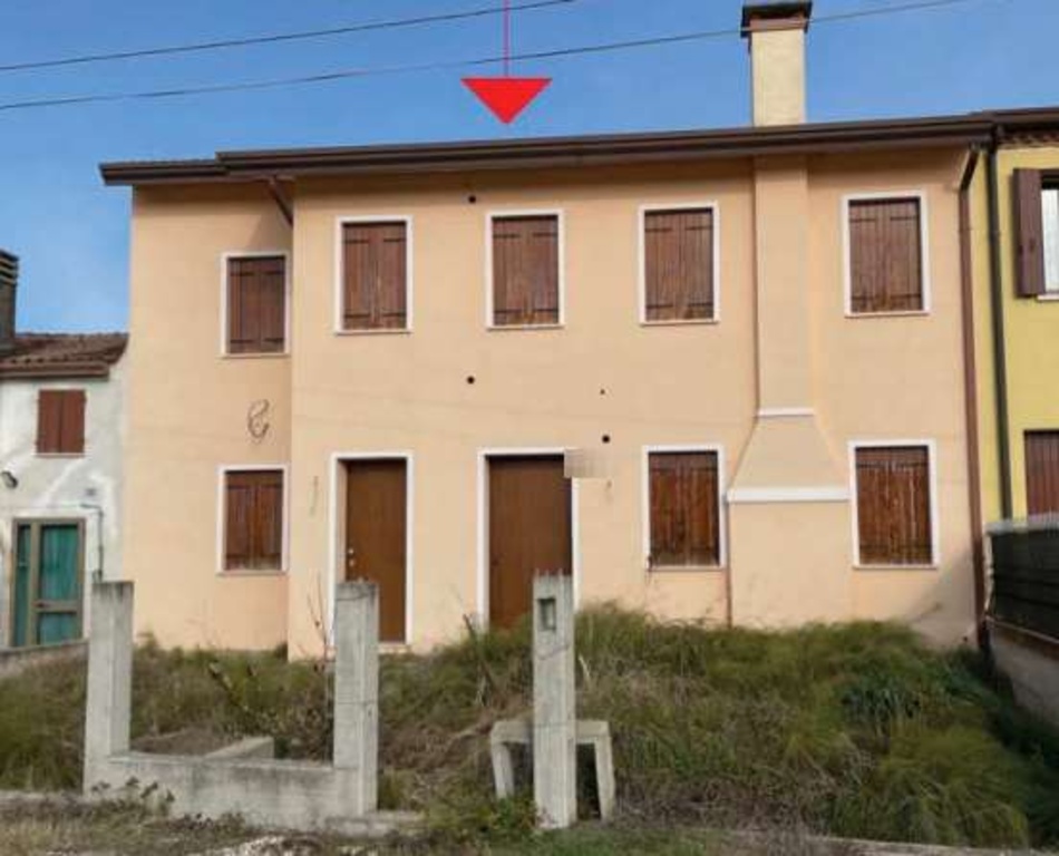 Casa indipendente in Via Livelli, Piacenza d'Adige, 10 locali, 182 m²