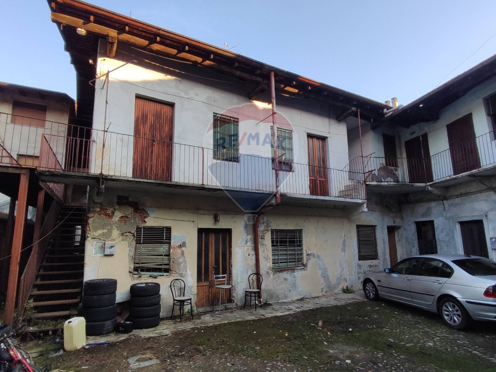 Rustico in ENGALFREDO, Samarate, 13 locali, 1 bagno, 260 m² in vendita