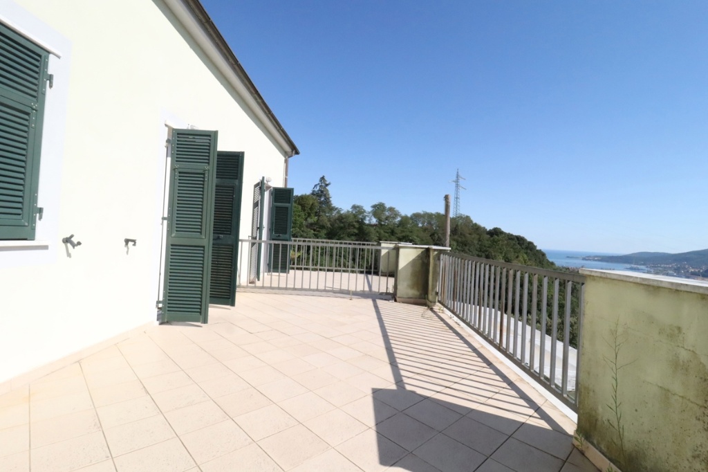 Trilocale in Costa di Santa Lucia, La Spezia, 1 bagno, 65 m², terrazzo