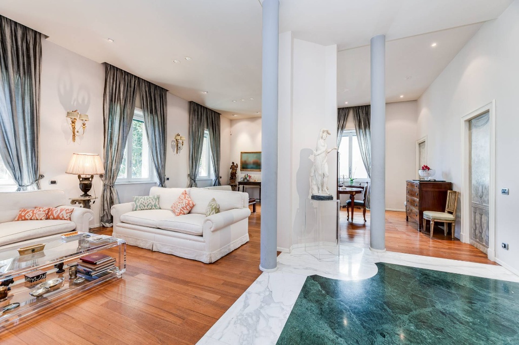 Appartamento in Via Pietro Paolo Rubens, Roma, 11 locali, 3 bagni