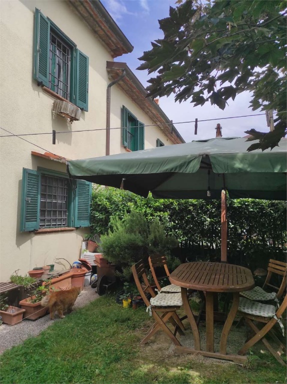 Casa indipendente in Via Cava, Prato, 5 locali, 2 bagni, 140 m²