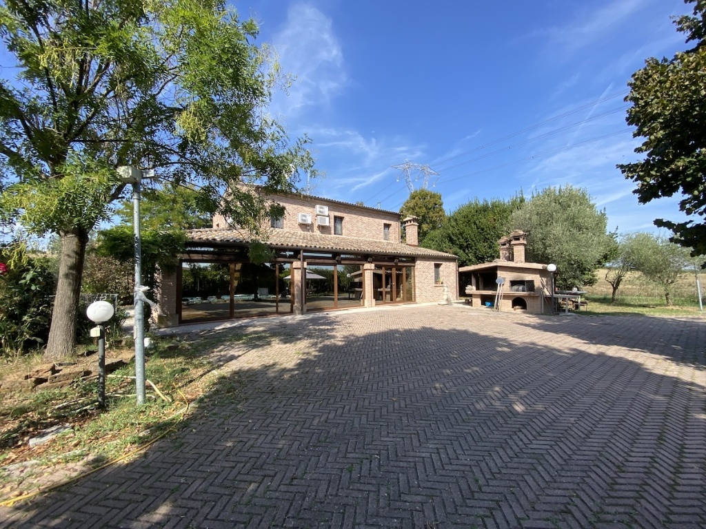 Villa in Via Cà Turchi 74, Coriano, 10 locali, 4 bagni, garage, 477 m²