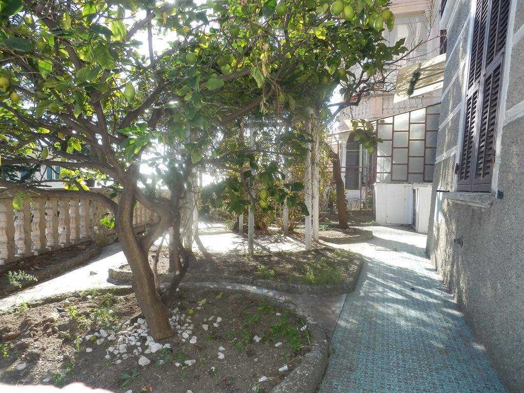 Appartamento in Via amendola, Savona, 6 locali, 1 bagno, 134 m²