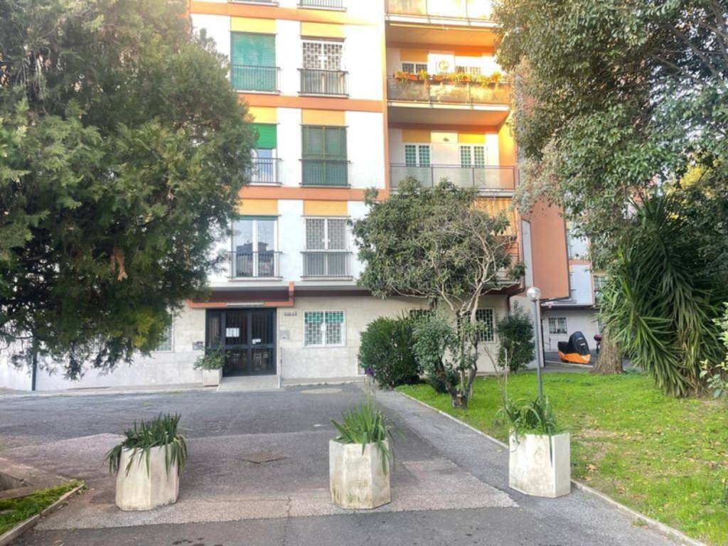 Appartamento in Via Monte Cervialto, Roma, 1 bagno, 105 m², ascensore