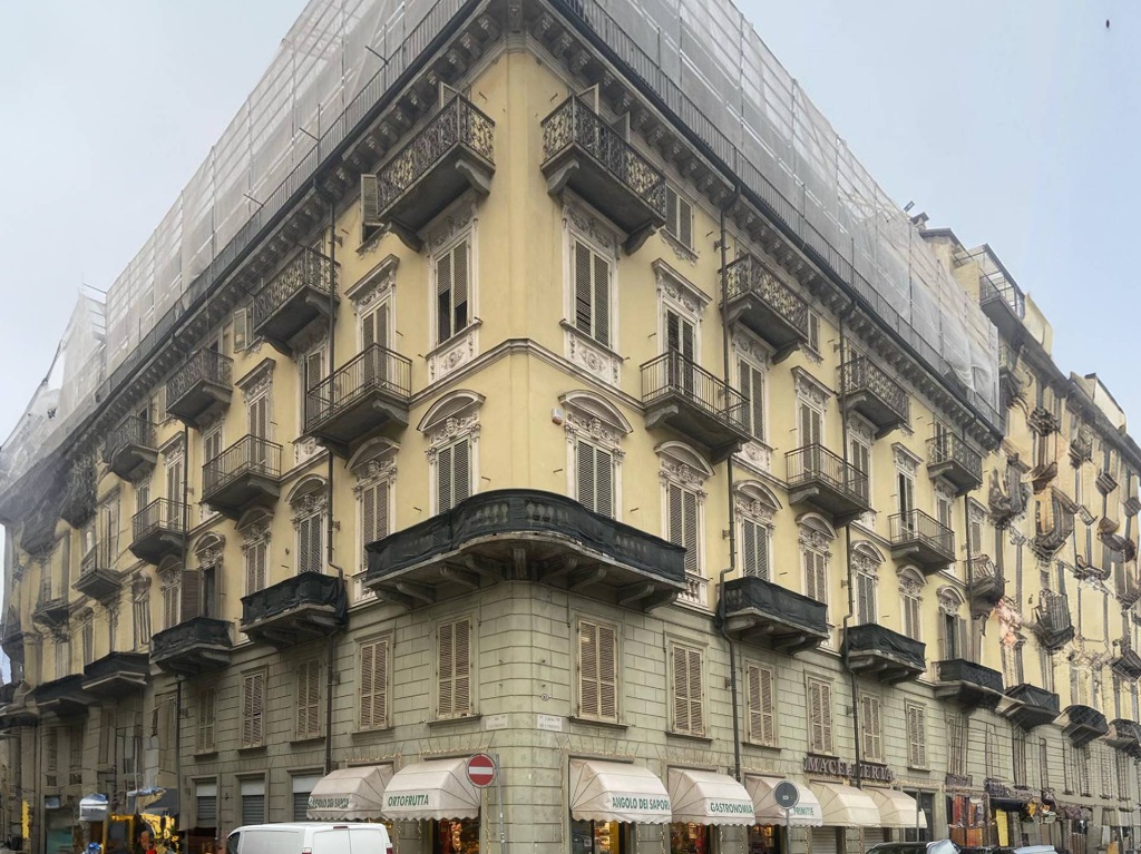 Quadrilocale in Corso Re Umberto, Torino, 2 bagni, 170 m², 2° piano