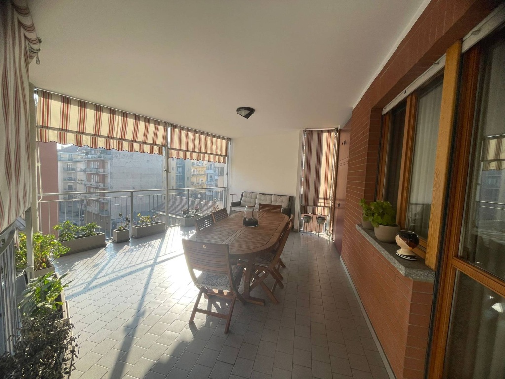 Appartamento in Via Gorizia, Torino, 5 locali, 2 bagni, con box