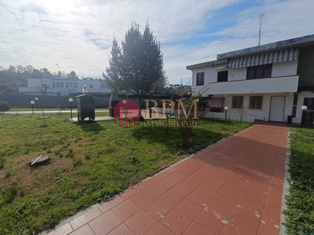 Casa indipendente in Via di Sant'Alo', Livorno, 14 locali, 2 bagni
