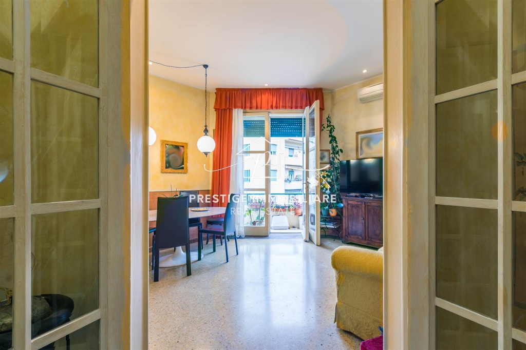 Bilocale a Livorno, 1 bagno, 69 m², 2° piano, aria condizionata