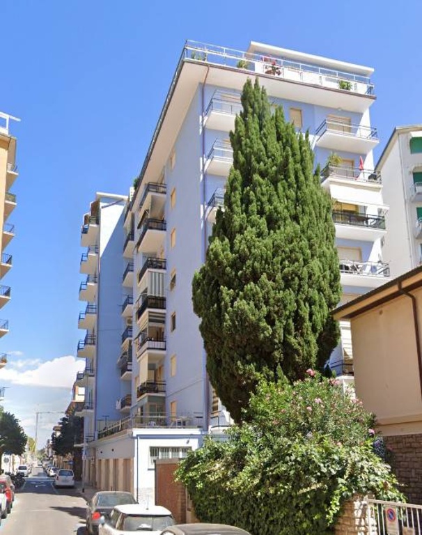 Appartamento in Via Buozzi, Follonica, 5 locali, 1 bagno, 100 m²
